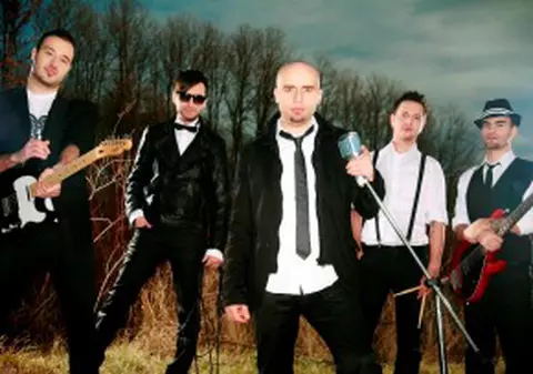 Zero cântă despre dragoste în noul clip ”Sunny Days”