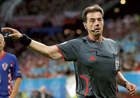 Kyros Vassaras va arbitra România – Serbia