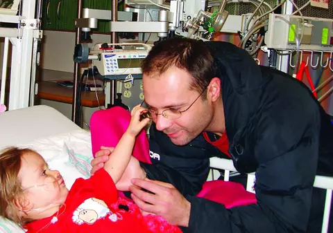 Fetiţa lui Alex Conovaru de la B1TV s-a operat