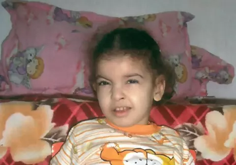 "Cosmina are dreptul la o viaţă normală"