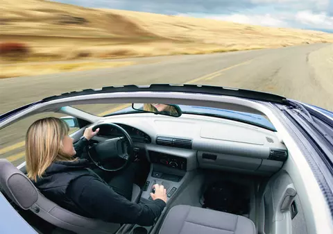 «Mergeam cu viteză, cu o maşină micuţă»