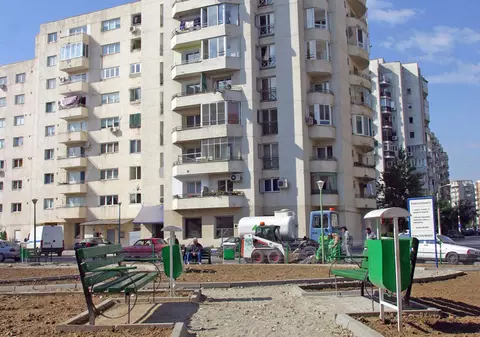 Preţul caselor ar putea să mai scadă cu 65%