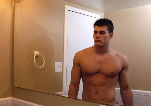 «Ce să fac pentru a fi mai atrăgător?»