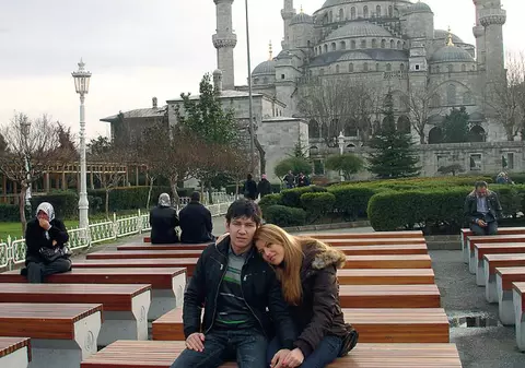 Elena Gheorghe şi-a dus iubitul la catedrala Sfânta Sofia din Istanbul