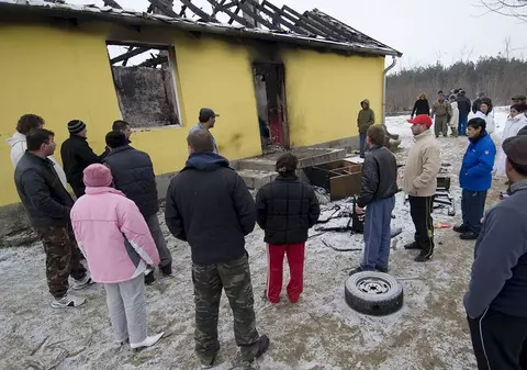 O altă casă locuită de rromi a fost incendiată în Ungaria