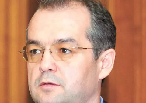 Boc îşi desfiinţează Cancelaria