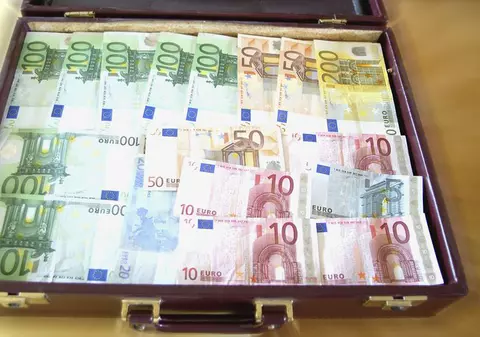 O octogenară şi-a uitat economiile de-o viaţă în tramvai 