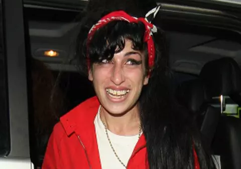 Amy Winehouse s-a întors acasă