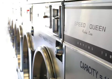 Maşina de spălat, principalul motor al emancipării femeilor