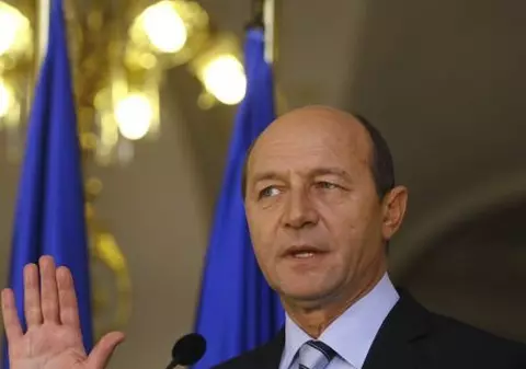 Băsescu: "România are nevoie de un împrumut extern"