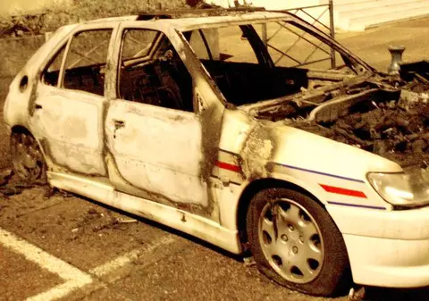 Maşina unui român, incendiată 