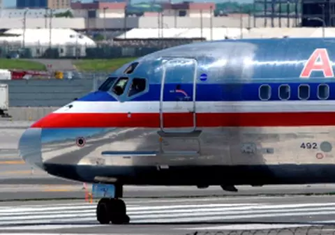 Un avion american a aterizat de urgenţă la New York
