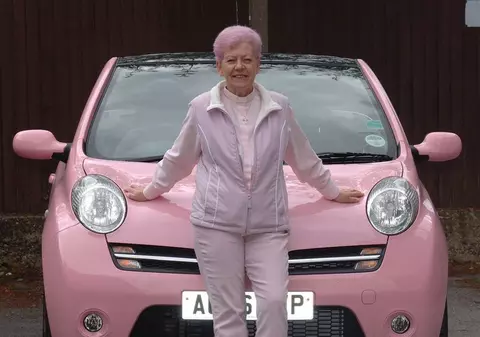 Taxiuri roz destinate femeilor, în Liban