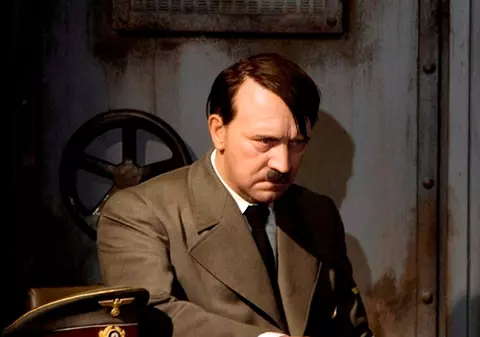 Românul care a vrut să vândă semnul de carte al lui Hitler a pledat vinovat