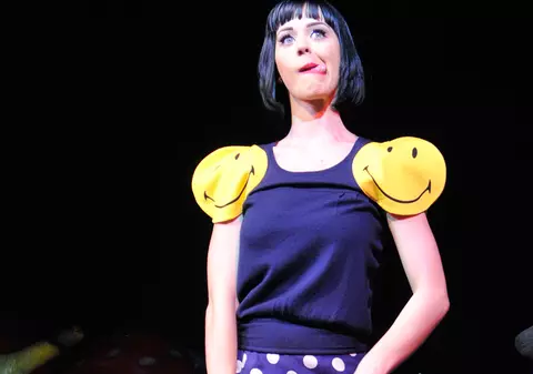 Katy Perry, mândră că e prost îmbrăcată
