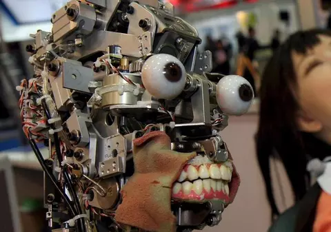 Video / Japonezii au inventat robotul pacient