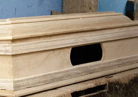 O fetiţă de trei ani, la un pas să fie îngropată de vie