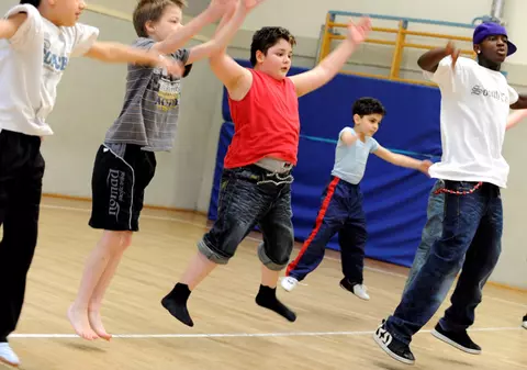 Circa 200 de elevi britanici, identificaţi drept potenţiali terorişti