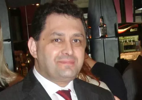 Vanghelie a dat 10.000 € pentru 8 orfani