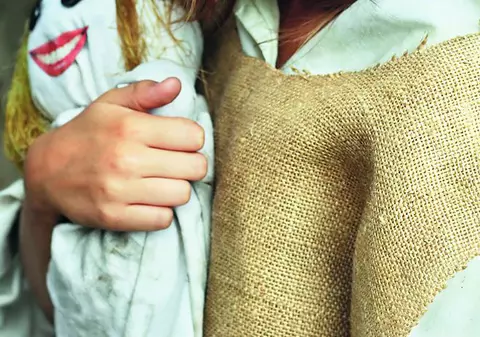 «Voiam să-i dau mâncare unei cerşetoare»