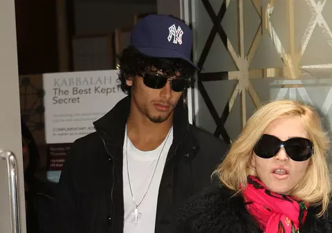 Madonna, «făcută praf» de fosta prietenă a iubitului cântăreţei