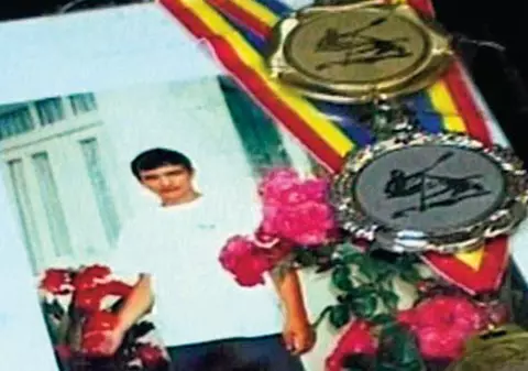 Şeful Federaţiei: Sportivii sunt bătuţi de antrenori