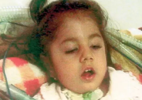 «Ana-Maria are nevoie de un aparat de ventilat mecanic»
