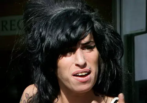 Amy Winehouse îşi cumpără casă de vacanţă în Caraibe
