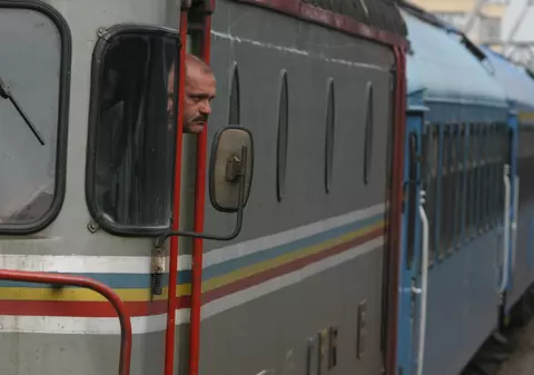 O fetiţă de trei ani a fost lovită de tren