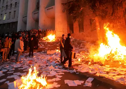 Comuniştii, la originea protestelor violente de la Chişinău?