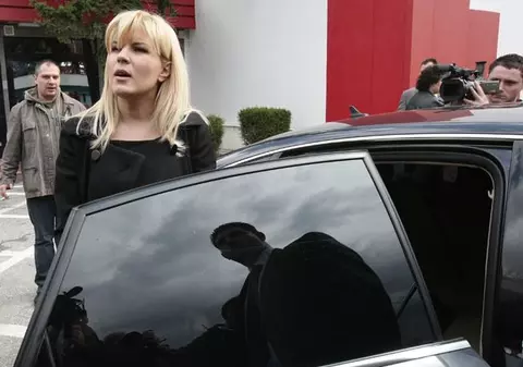 Udrea nu-şi mai cumpără maşină de serviciu