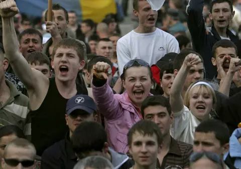 Al treilea tânăr mort în urma protestelor de la Chişinău
