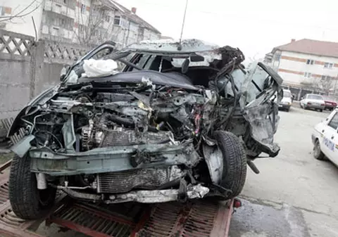 Un şofer de 20 de ani fără permis a lovit trei copii