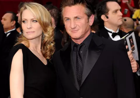 Sean Penn divorţează