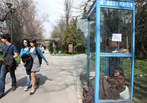 «Locuieşte» într-o cabină telefonică