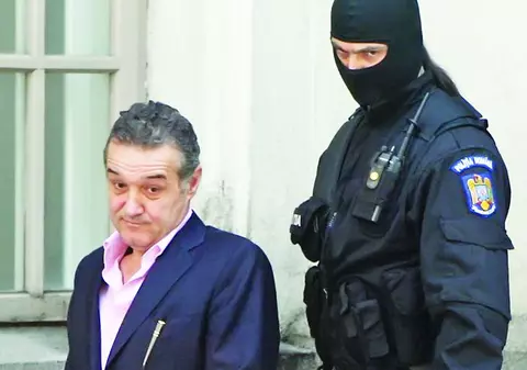 Gigi Becali rămâne după gratii