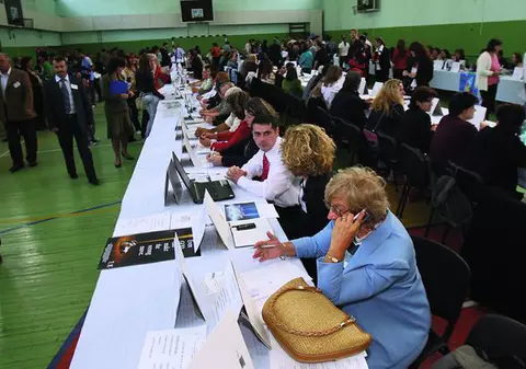 11.000 de posturi vacante