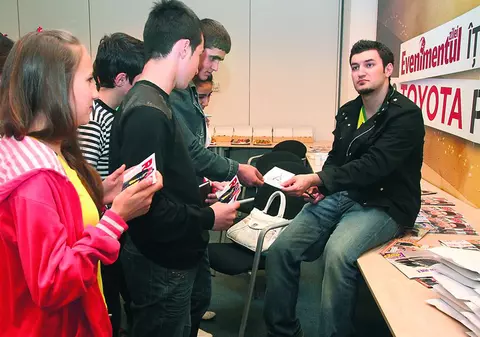 Smiley, întâlnire cu copii săraci