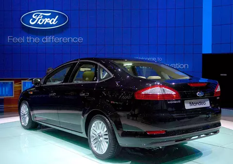 Primarul Craiovei, Antonie Solomon, a primit un Ford Mondeo