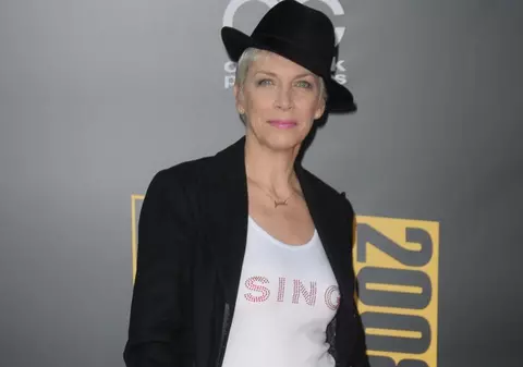Annie Lennox îl critică pe Papa pentru descurajarea sexului protejat
