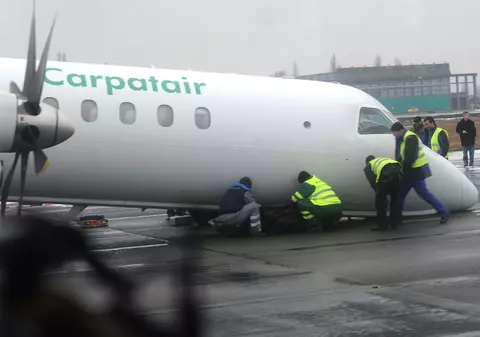 Un avion s-a întors pe aeroportul din Timişoara din cauza unei defecţiuni