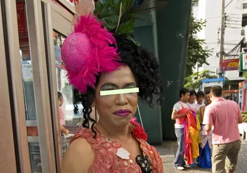 A aflat după trei ani de căsătorie că nevasta lui e bărbat