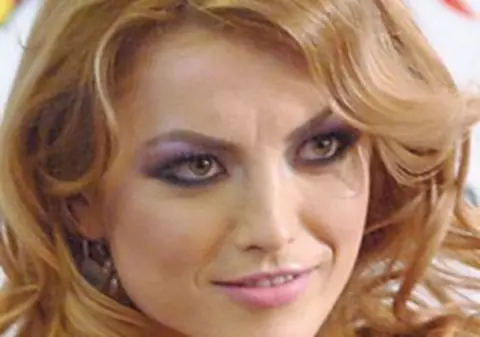 "Elena Gheorghe a făcut playback", spune presa britanică