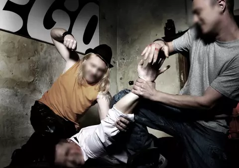 Doi rromi, acuzaţi de uciderea unui italian