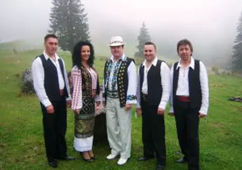 Formaţiile Azur şi Generic, în concert extraordinar