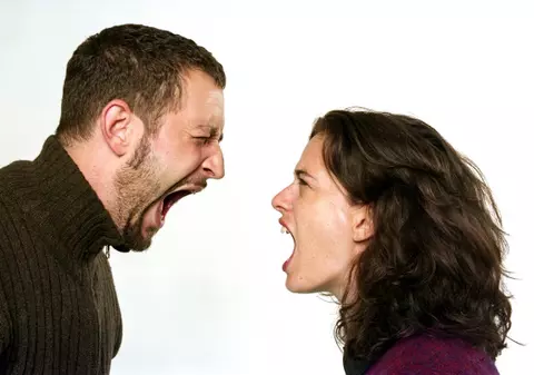 Pedepse pentru bărbaţii care îşi jignesc soţiile