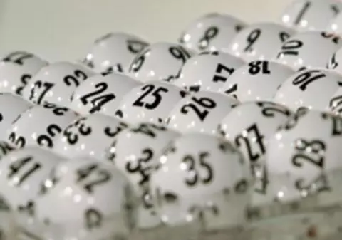 Nici acum nu s-a câştigat la Loto!