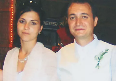Hăcuită sub ochii fetiţei de doi ani