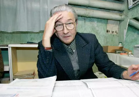 Cum daţi jos un preşedinte prost