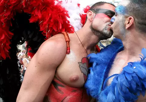 Şi în New Hampshire s-au legalizat căsătoriile între gay